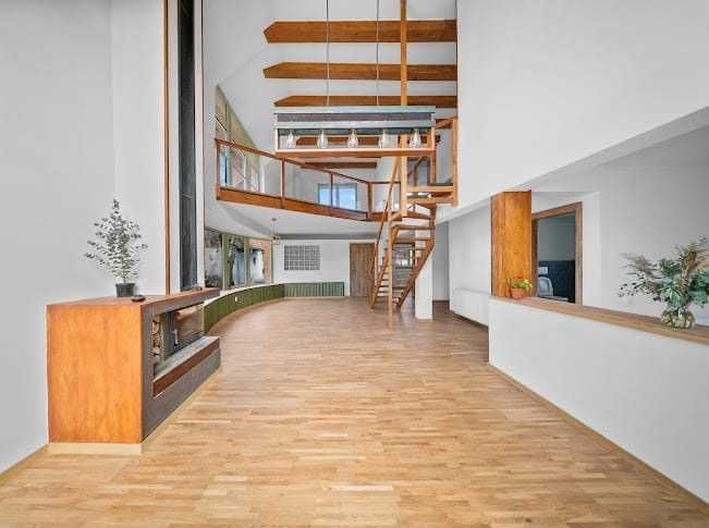 Vilă spațioasă și luminoasă, situată în Corunca