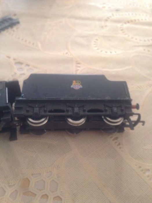 Hornby R2055 Class 8F BR Black Locomotive 48278 и модел на роко дс