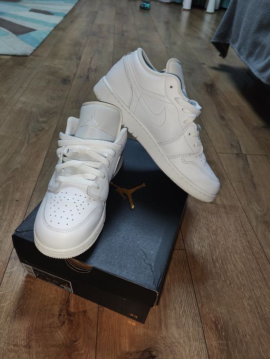 Adidași Jordan low 1