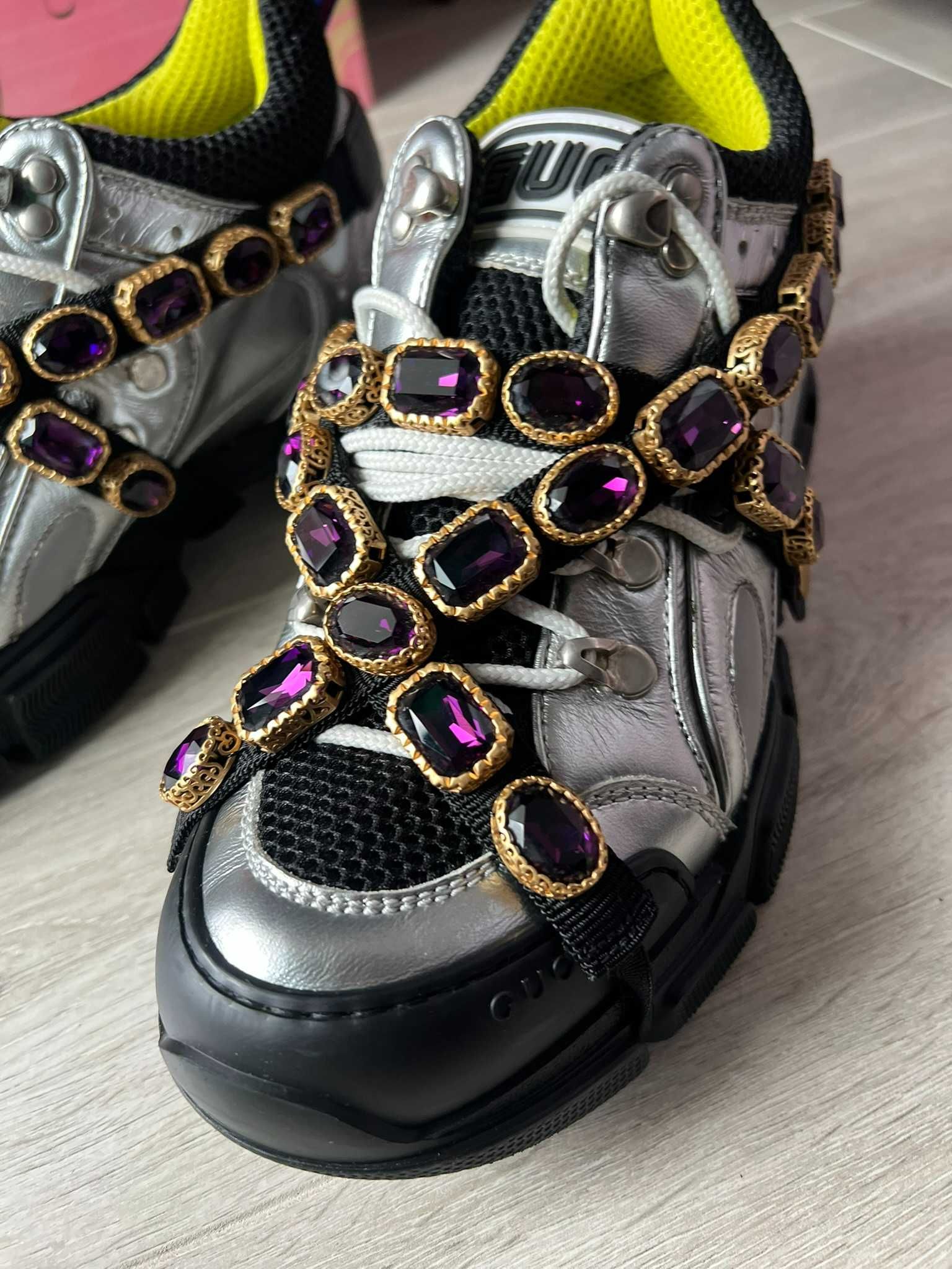 Pantofi sport Gucci Flashtrek cu accesorii bijuterie – mărimea 38+