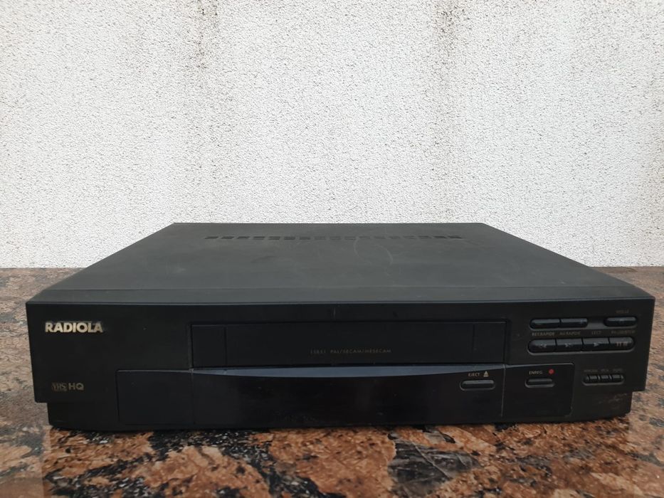Vand video cassette pleyer marca RADIOLA,model 1SB51/38,made in Europe