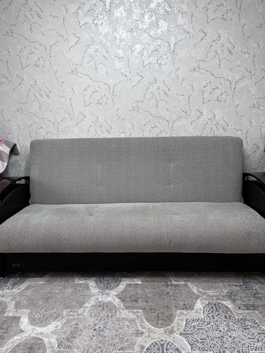 Продам Диван для гостей с двумя креслами новый