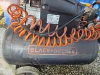 Vând  compresor aer comprimat Black+ Decker