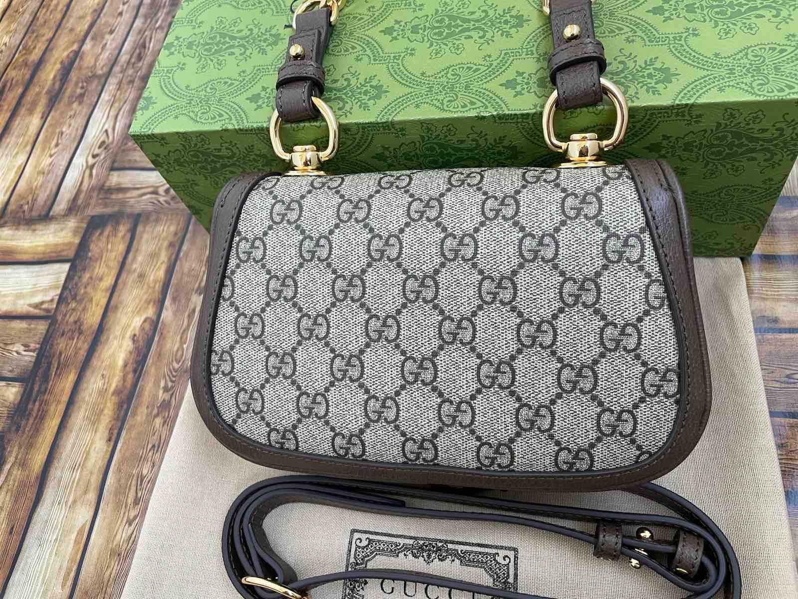 Оригинална Малка Чанта Гучи Blondie Златно Gucci GG Supreme Canvas