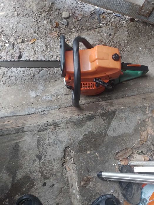 Vând  drujba in stare de funcționare  fac si schimb