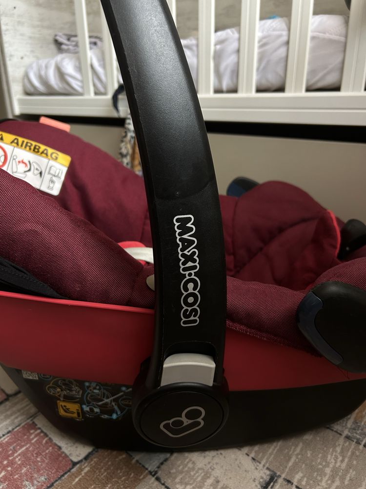 Столче за кола Maxi-Cosi червено