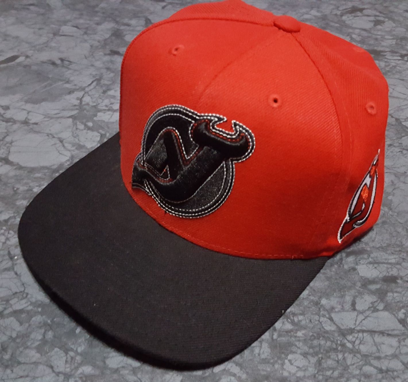 Шапки на Phoenix Suns и New Jersey  Devils