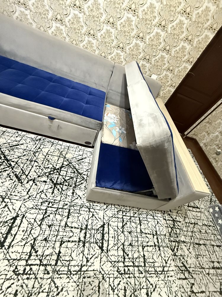 Продам угловой диван б/у в отличном состоянии