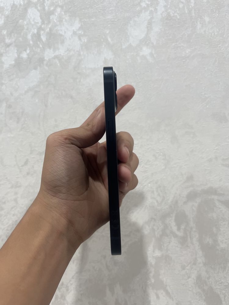 Iphone 13 заблокираваный обменяю