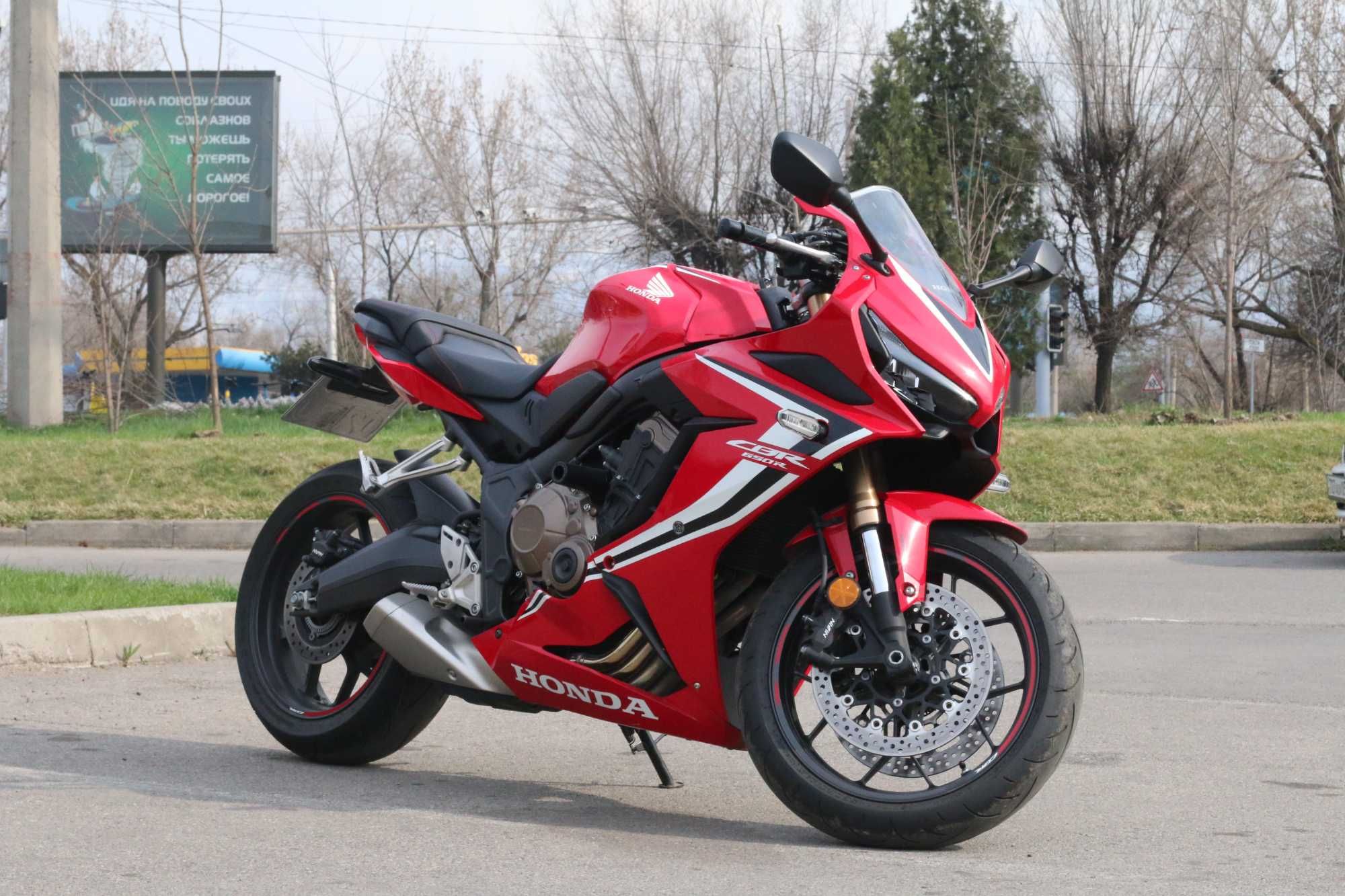 Продам Honda CBR650R