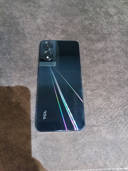 Продавам TCL 505