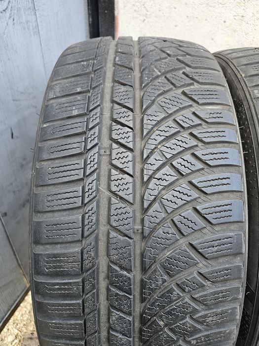 Vând patru anvelope de iarna kumho 225 40 19 / 245 35 19 dot 2322