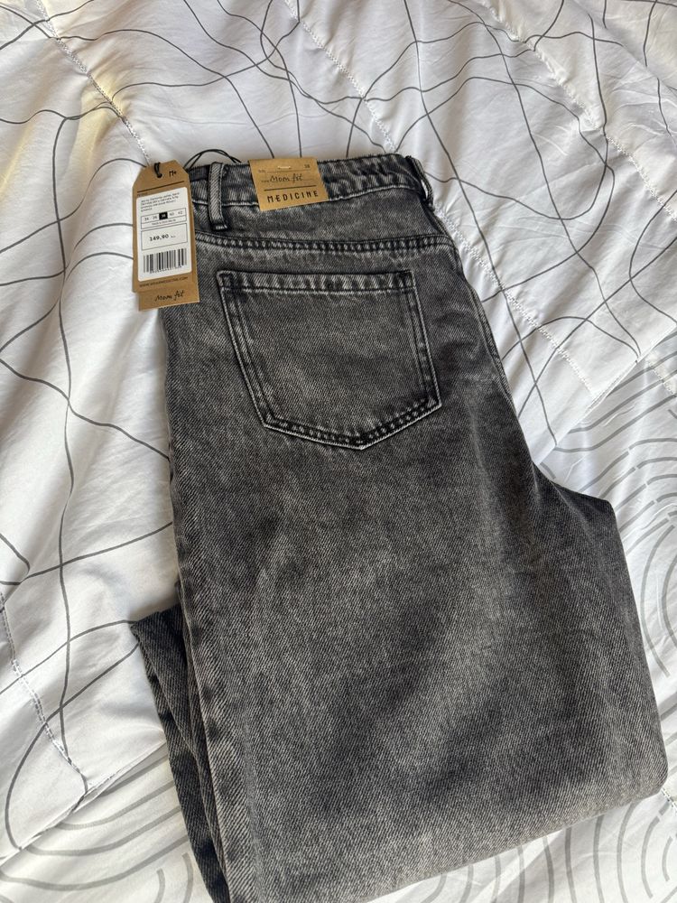 Дънки Mom Fit