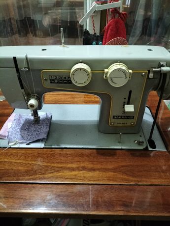 Швейная машинка Чайка 3