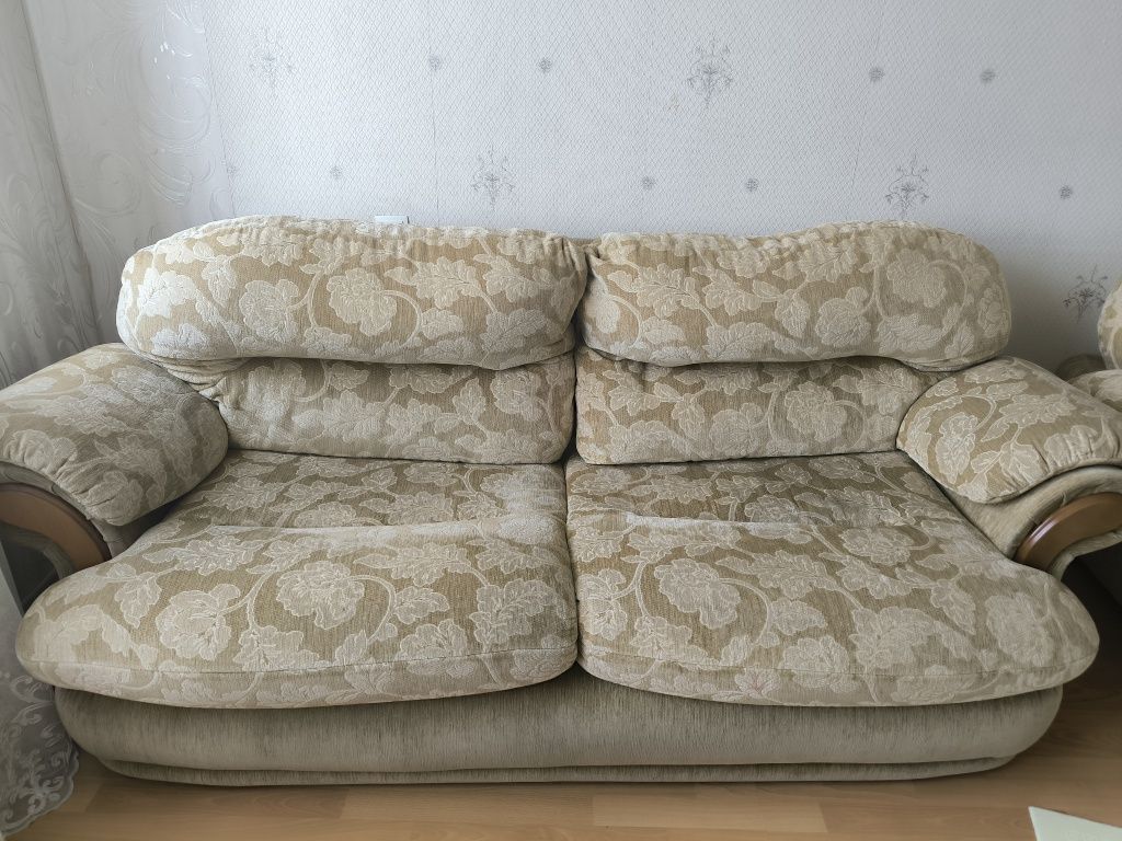 Диван раздвижной и кресло