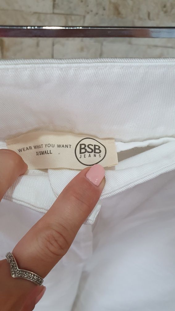 Pantaloni jeansi evazați BSB