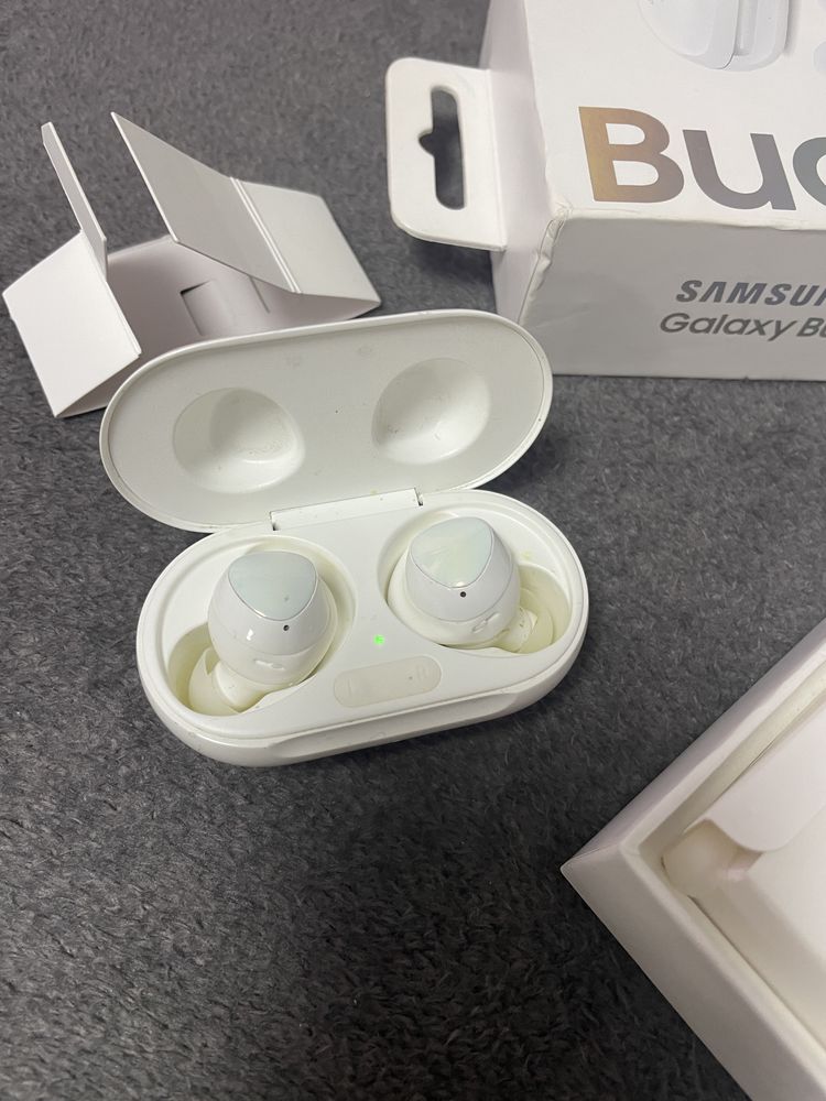 Vand casti wireless Samsung galaxy buds +