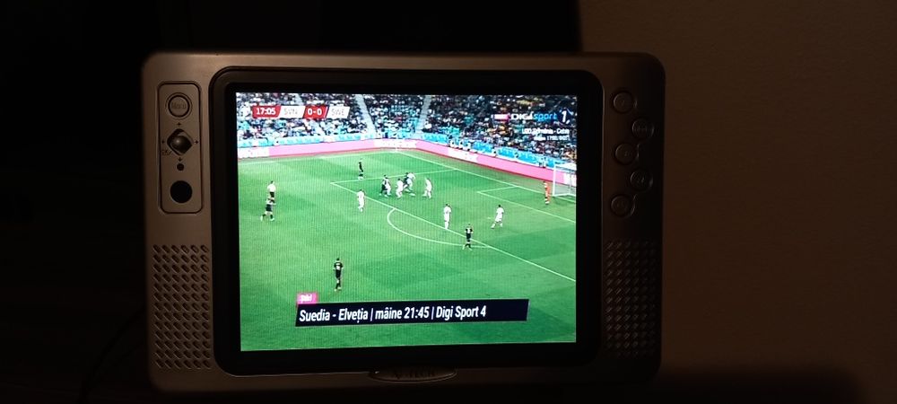 TV color mini 25cm la 12v - pentru terasa ,auto sau rulota camping etc