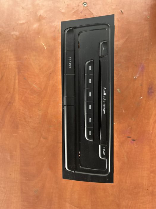 Magazie cd Audi A4 B8 an 2009 , 8T1035110C