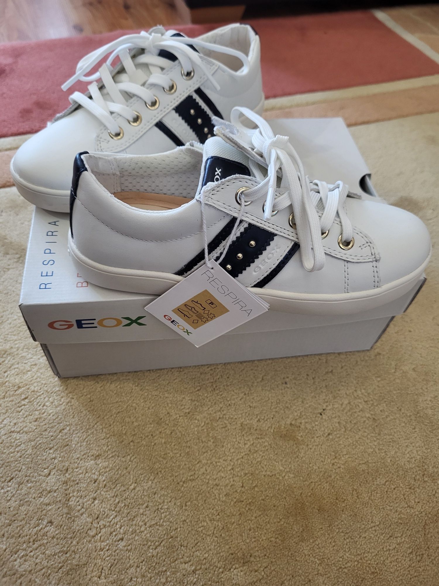 Adidasi Geox nepurtati