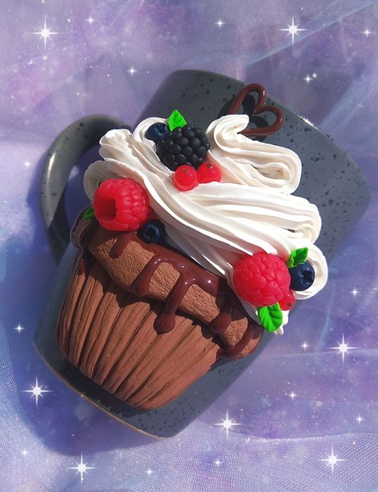 Кружки с декором из полимерной глины ручной работы. Бокалы. Стаканы.