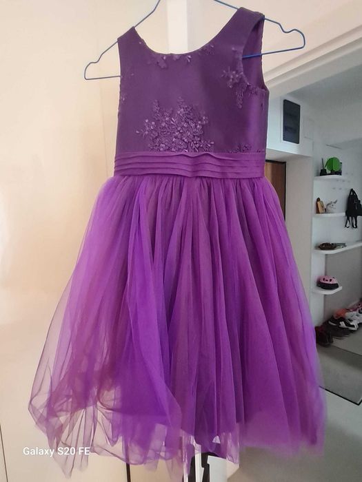 Vand 2 rochite de ocazie create de celebra Luiza Wilems