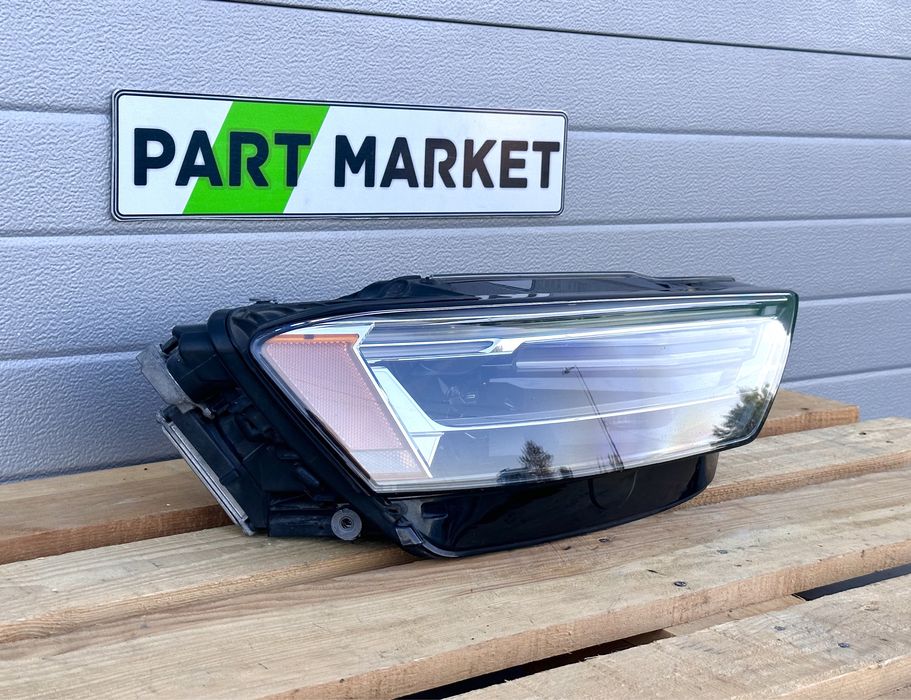 Десен фар AUDI A8 D5 4N0941034B