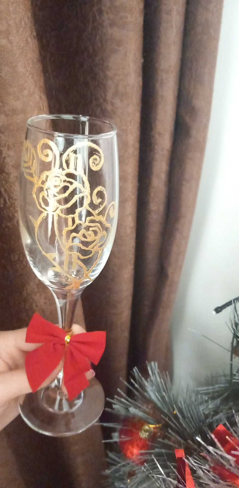 Ръчно рисувани чаши за шампанско-идеалният подарък за всеки повод