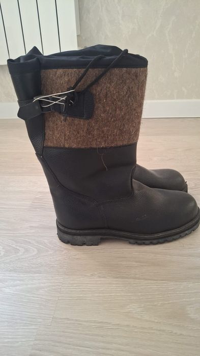 Қыстық аяқ киім сатылады