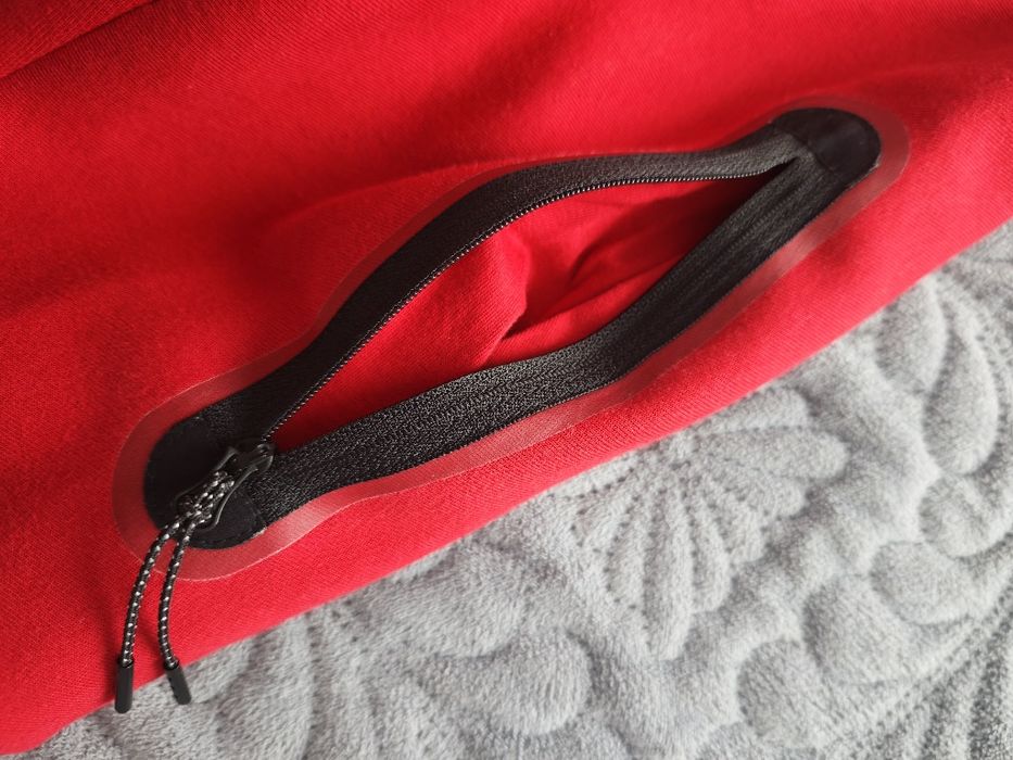 Bluza Nike tech roșie nouă‼️