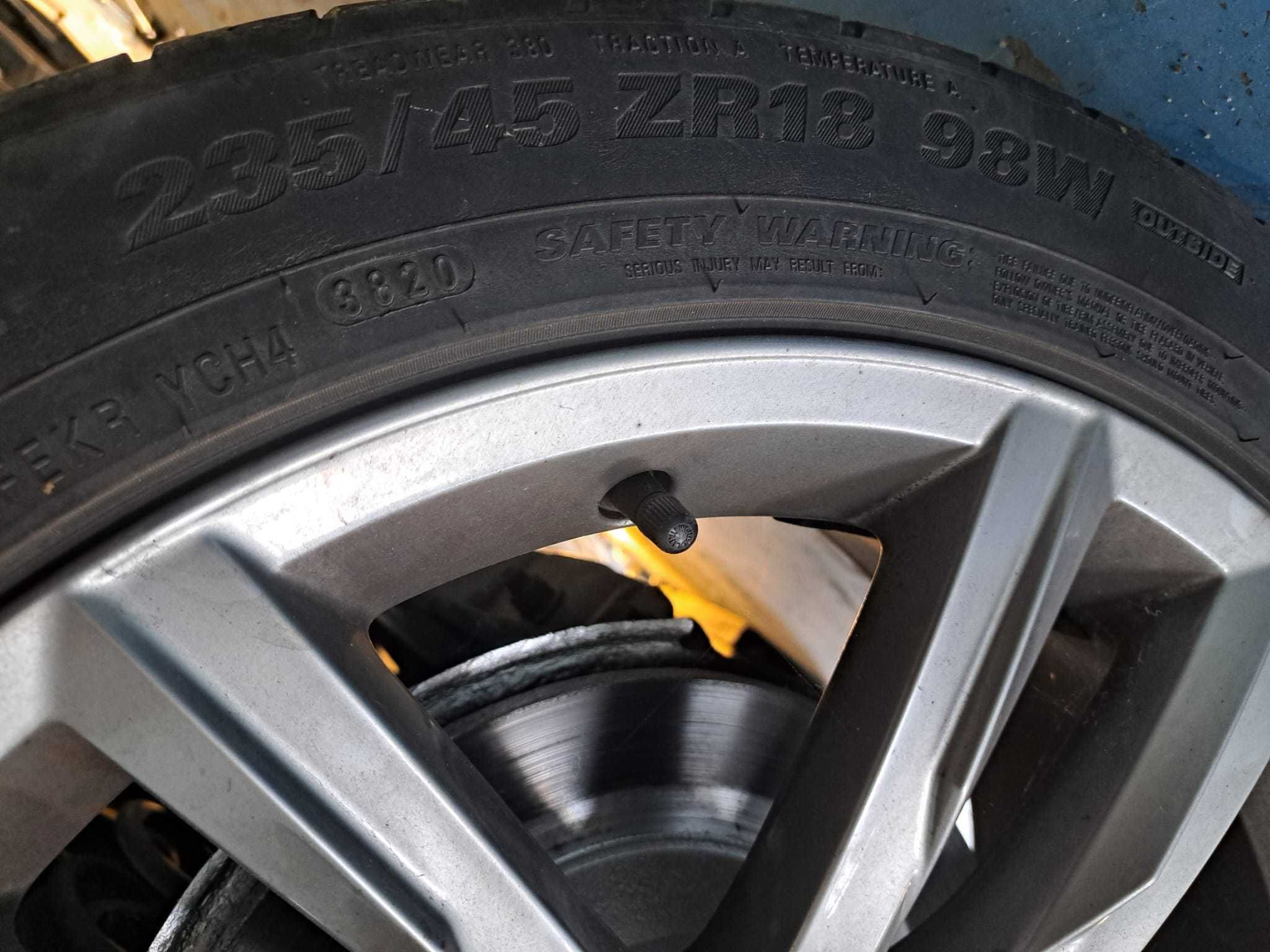 Jante  VW Passat B8, 8Jx18H2 ET44 - 235/45 R18, 3G0601025K