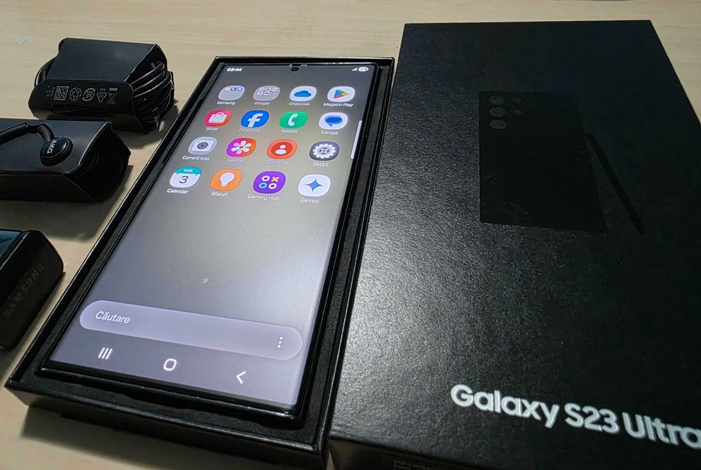 Sms.S23 Ultra,256 gb !Aspect de nou !utilizat putin, pach. compl+bonus