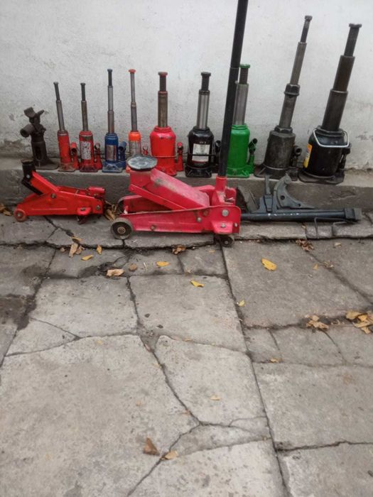 Домкраты б\у для подъема