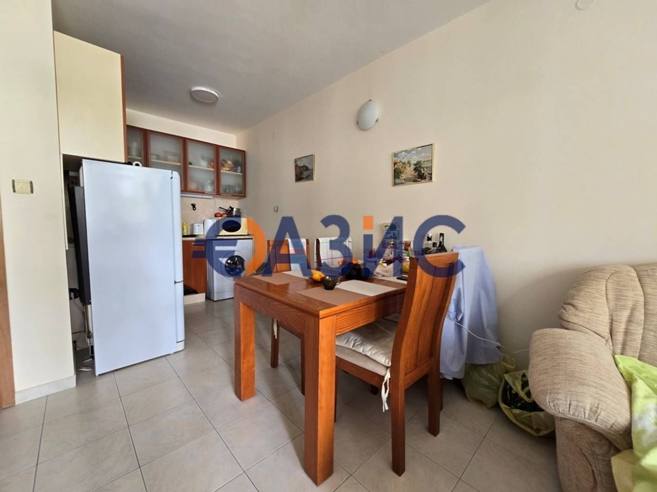 Продава се Двустаен апартамент в Свети Влас - 75 кв.м за 1054 €/кв.м - Снимка #3