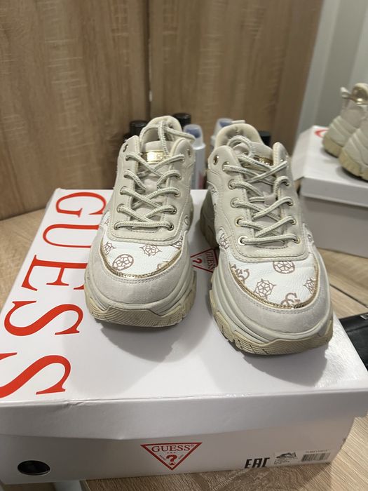Дамски обувки Guess