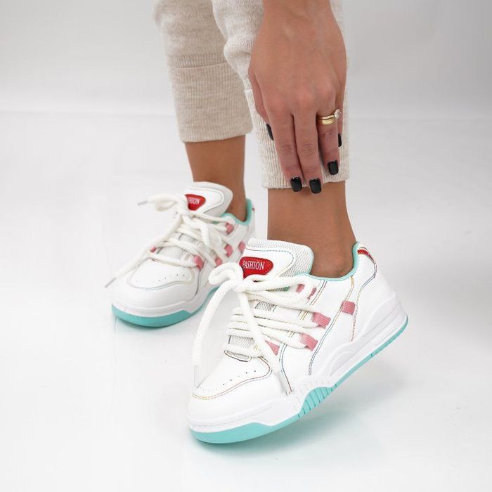 Adidași dama super pret