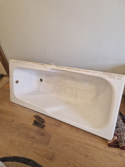 Отдам чугунную ванну