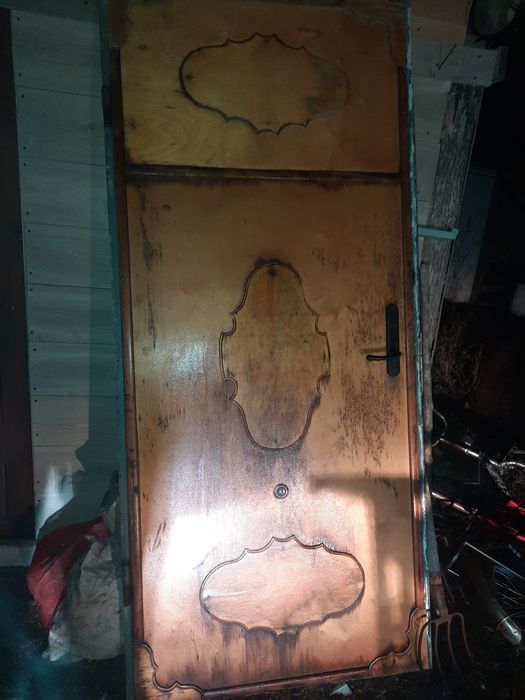 Продам  железную дверь