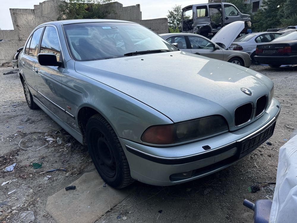 BMW e39 523i 170hp 1999г На Части