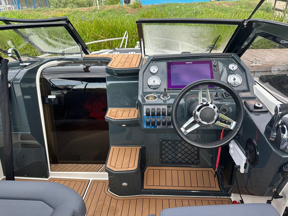 Vând șalupă Parker 690 DC cu peridoc TA NO