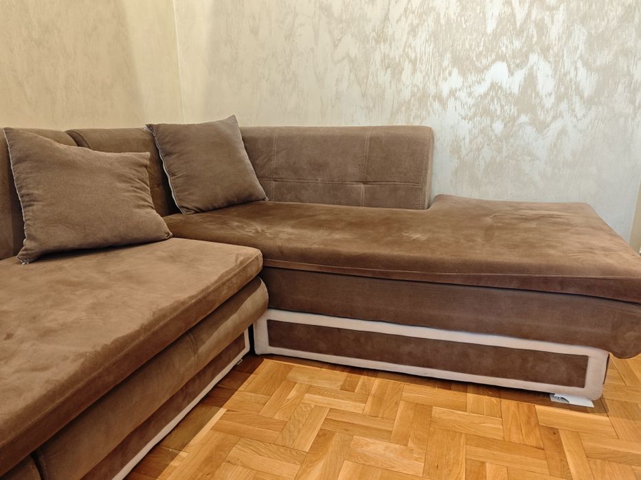 Ъглов разтегателен диван