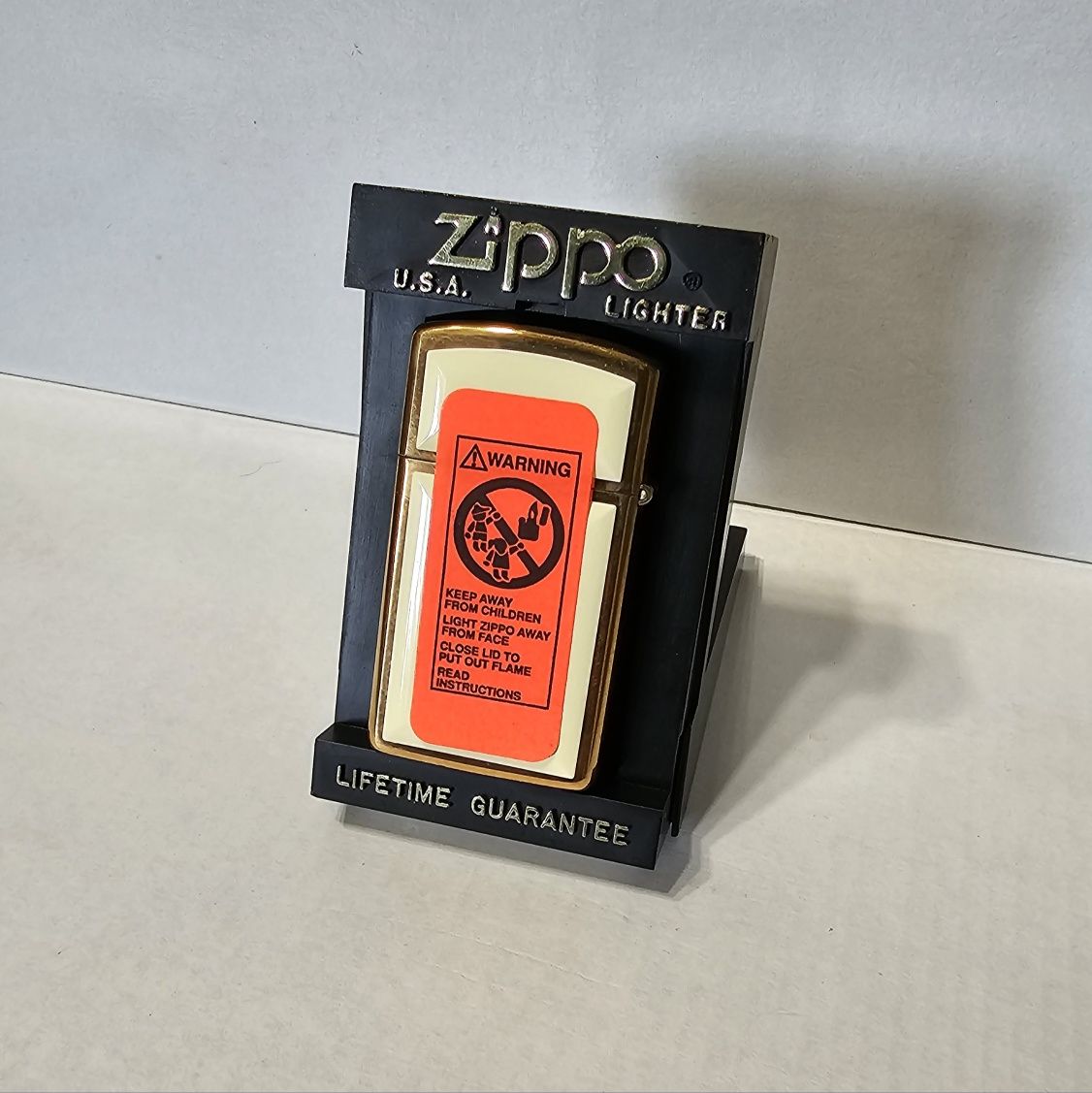 ZIPPO Limited Edition - Ceramic Scrimshaw - Brass Slim - NOU
Brass Mat