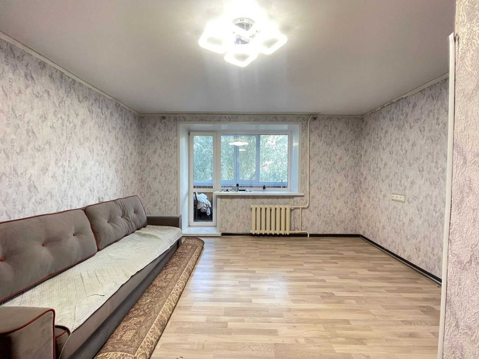 Продам 1 ком. новая планировка. Проспект Конституции