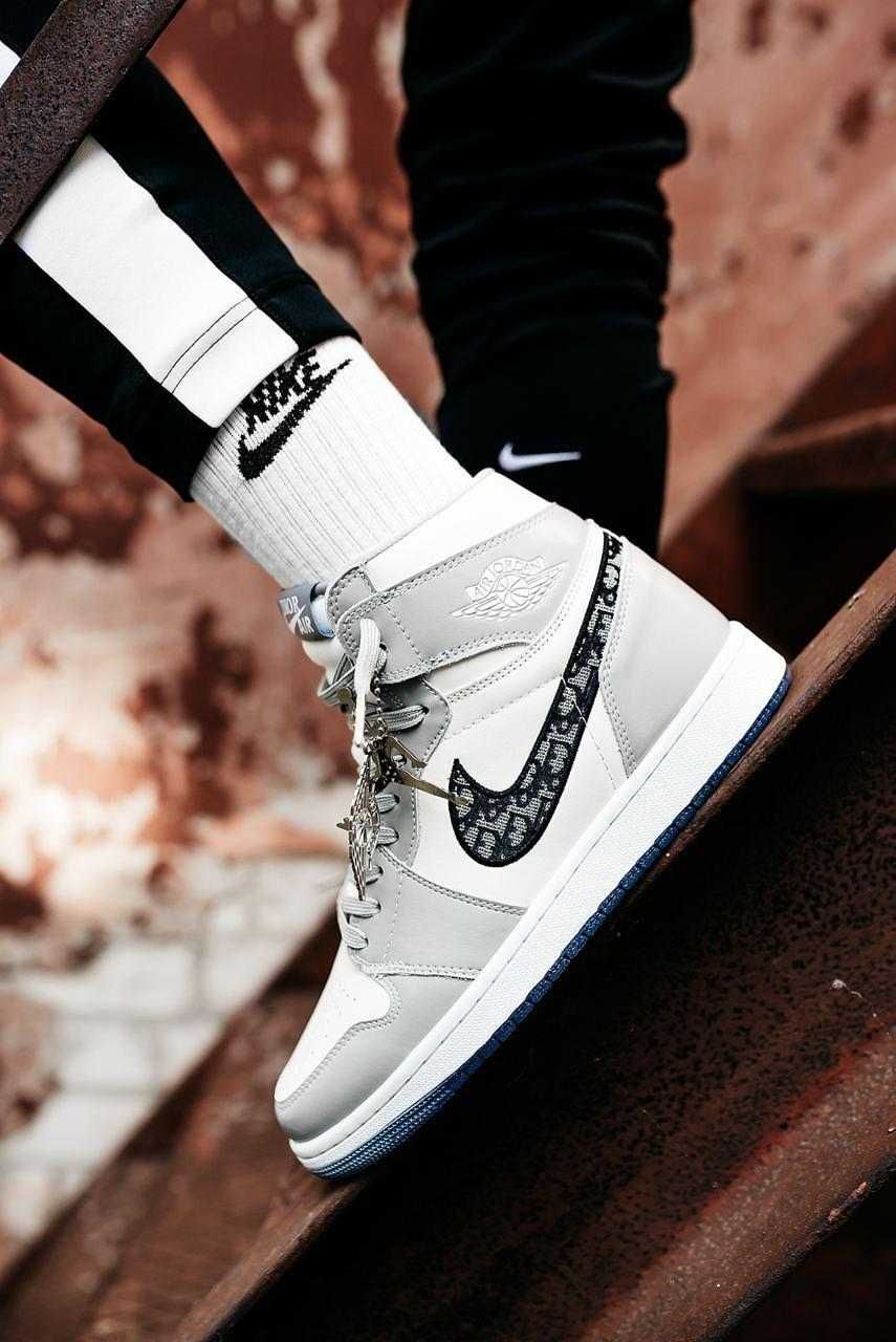 Топовые кроссовки Nike Air Jordan & dior