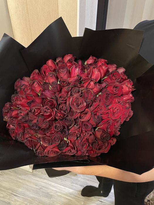 Прадаю 101розы красный 90см