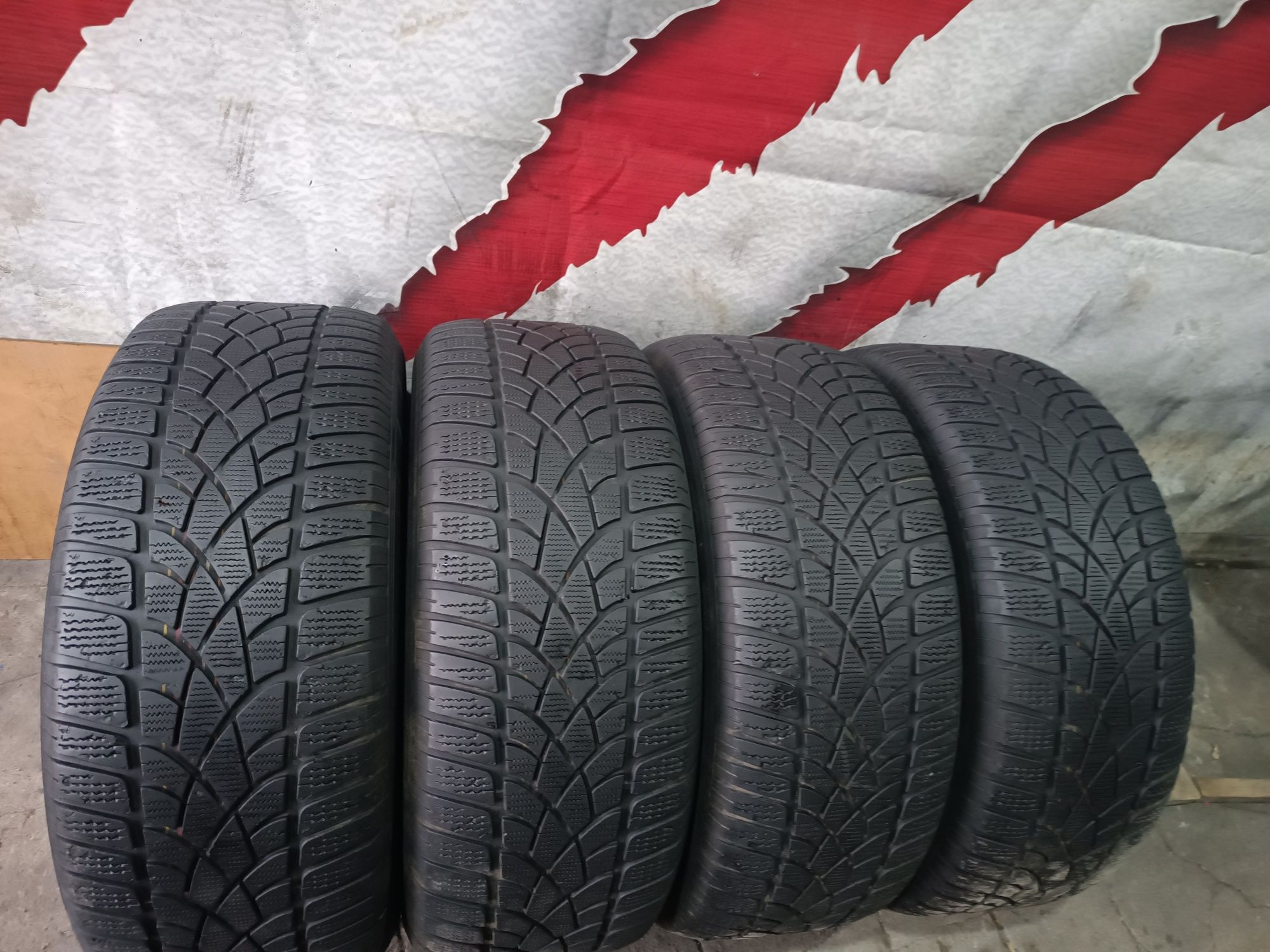 255/50/19 Dunlop .