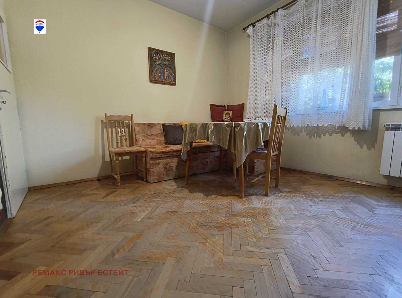Продава се Двустаен апартамент в Русе, Алеи Възраждане - 70 кв.м за 1428 €/кв.м - Снимка #2