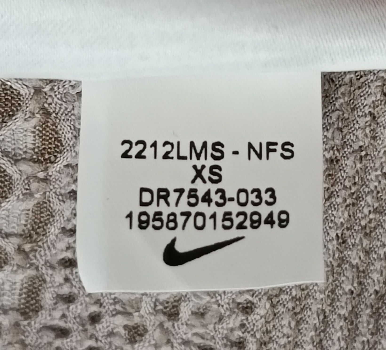 Nike AIR Sportswear Tee оригинална тениска XS Найк спорт фланелка