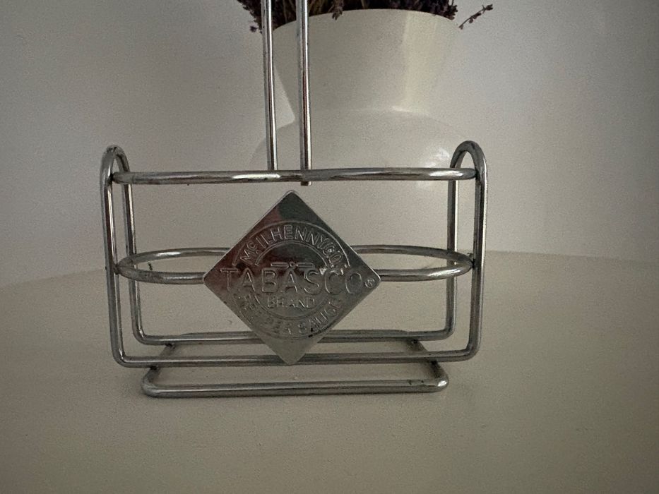 Suport vintage aluminiu pentru sosuri Tabasco, prindere pentru masă