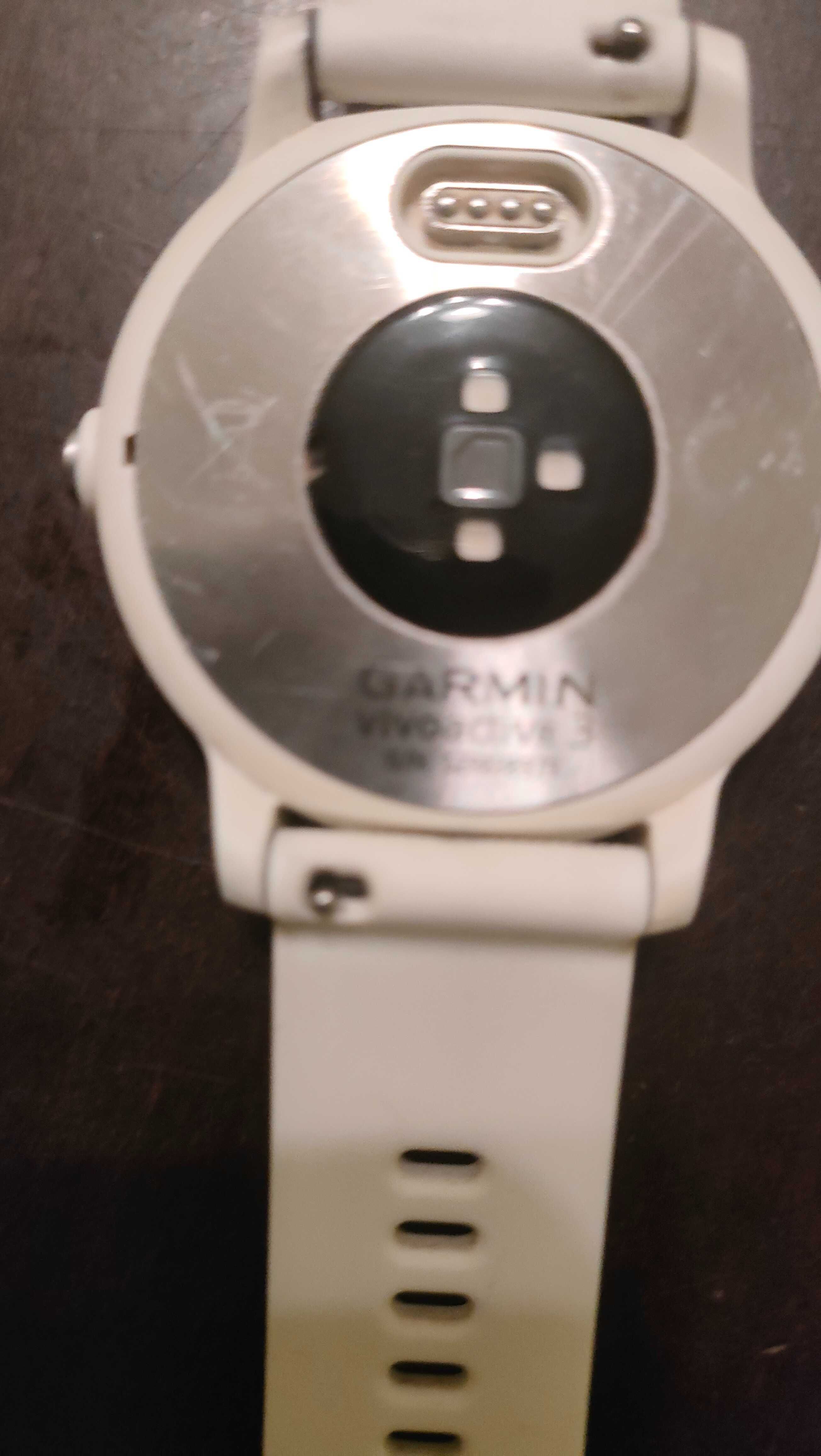 Смарт часовник garmin vivoactive 3